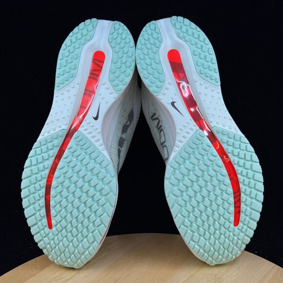 Nike Air Zoom Pegasus Premium Barely Green HQ2592-301 Size 7.5M/ 9W - Picture 9 of 9